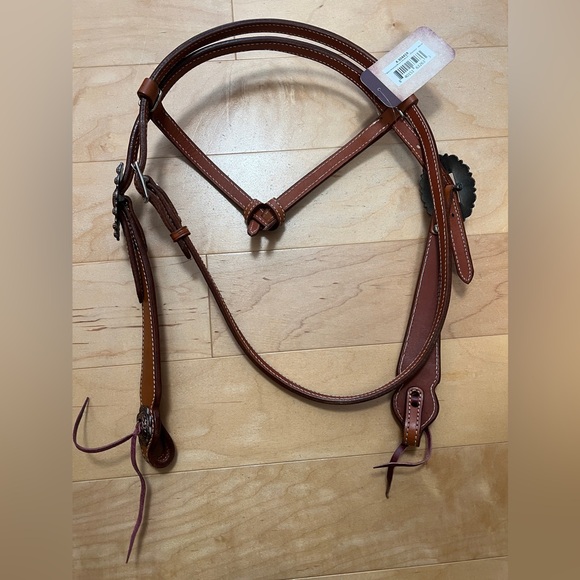 Western Leather Horse Bridle with Conchos - Picture 3 of 6